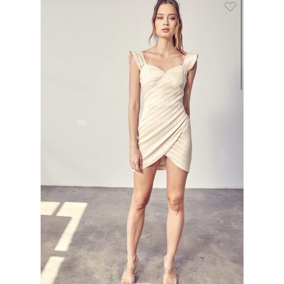 DO+BE Givin Bodycon Bandage Champagne Sweatheart Neck Mini Dress Size Small - Picture 2 of 12